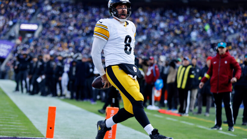 Aaron Rogers celebration