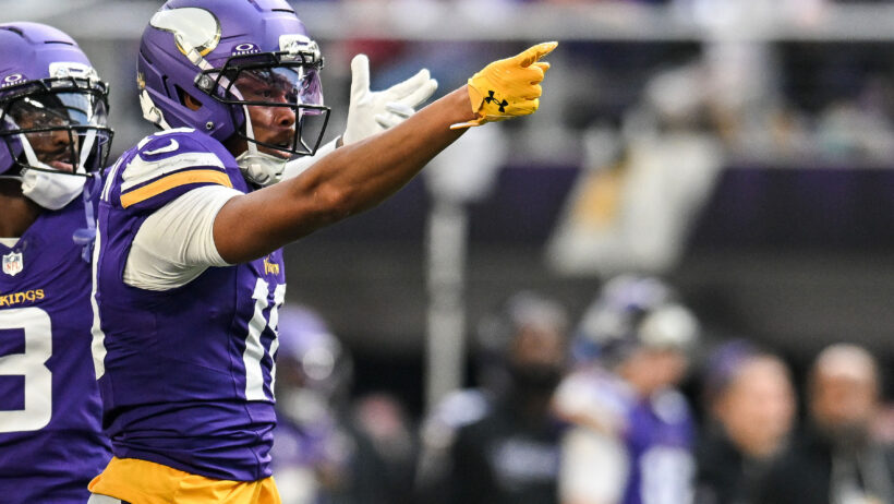 Justin Jefferson pointing for first down