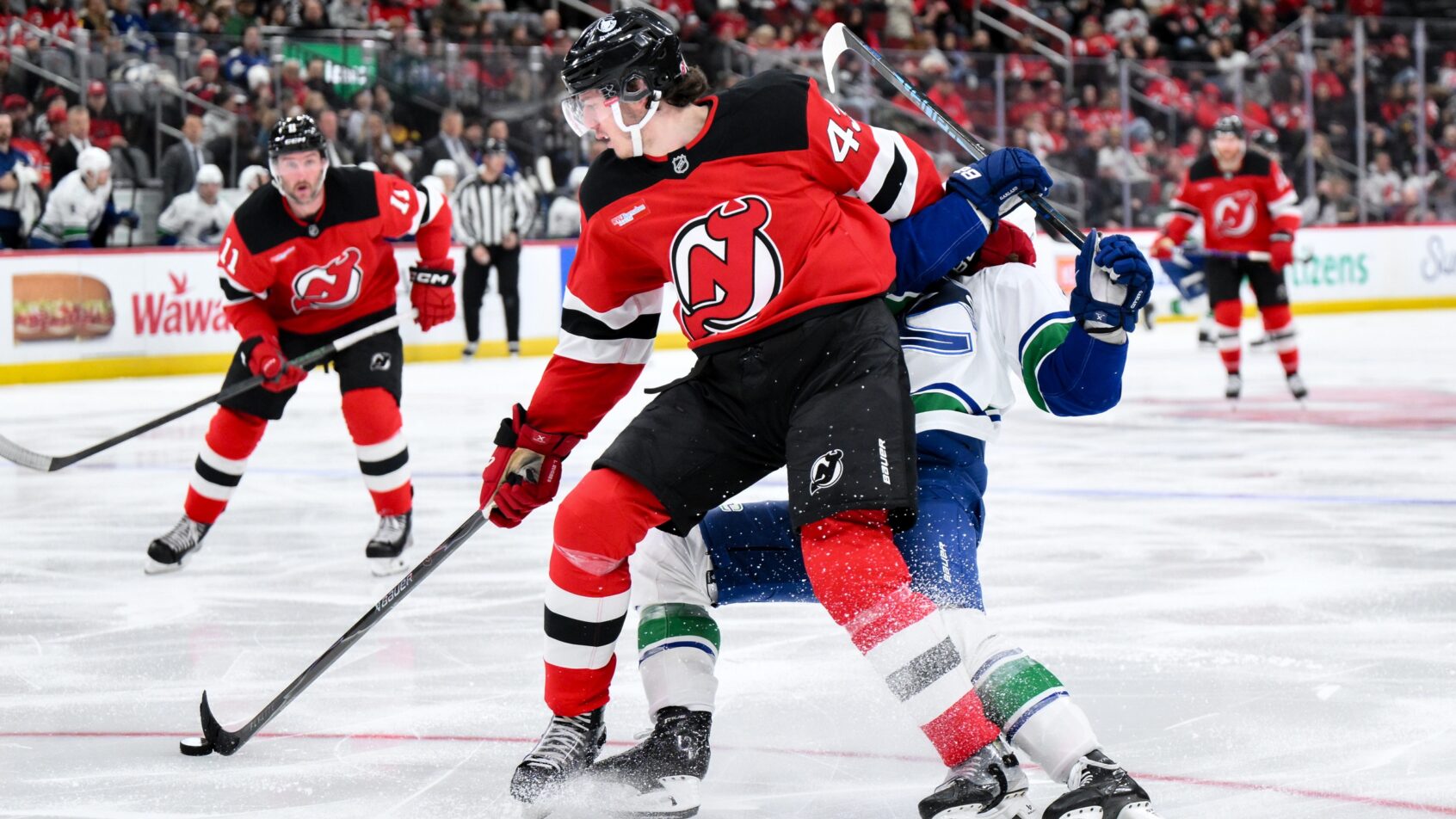 NHL: Vancouver Canucks at New Jersey Devils