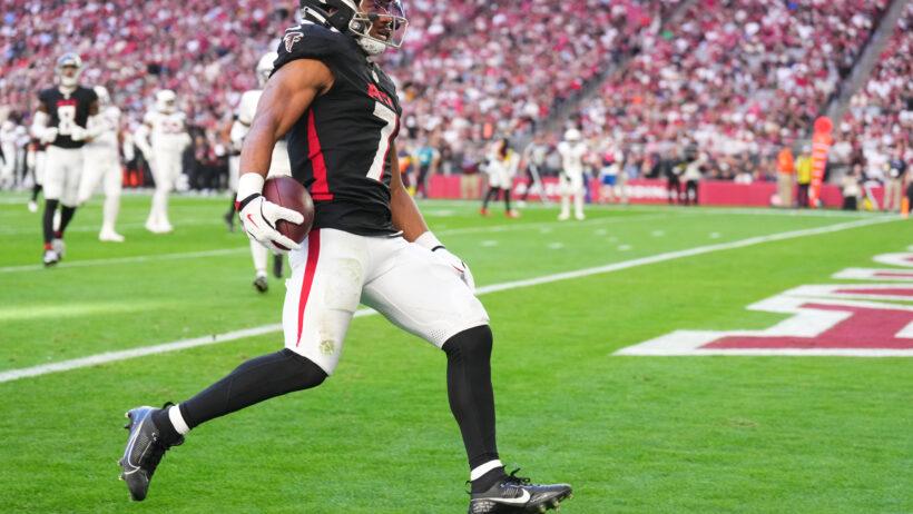 Atlanta Falcons running back Bijan Robinson scoring a TD