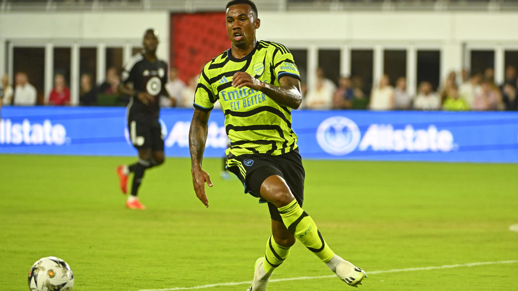 GABRIEL-MAGALHAES-ZAGUEIRO-DO-ARSENAL-EM-AMISTOSO-CONTRA-O-LOS-ANGELES-GALAXY