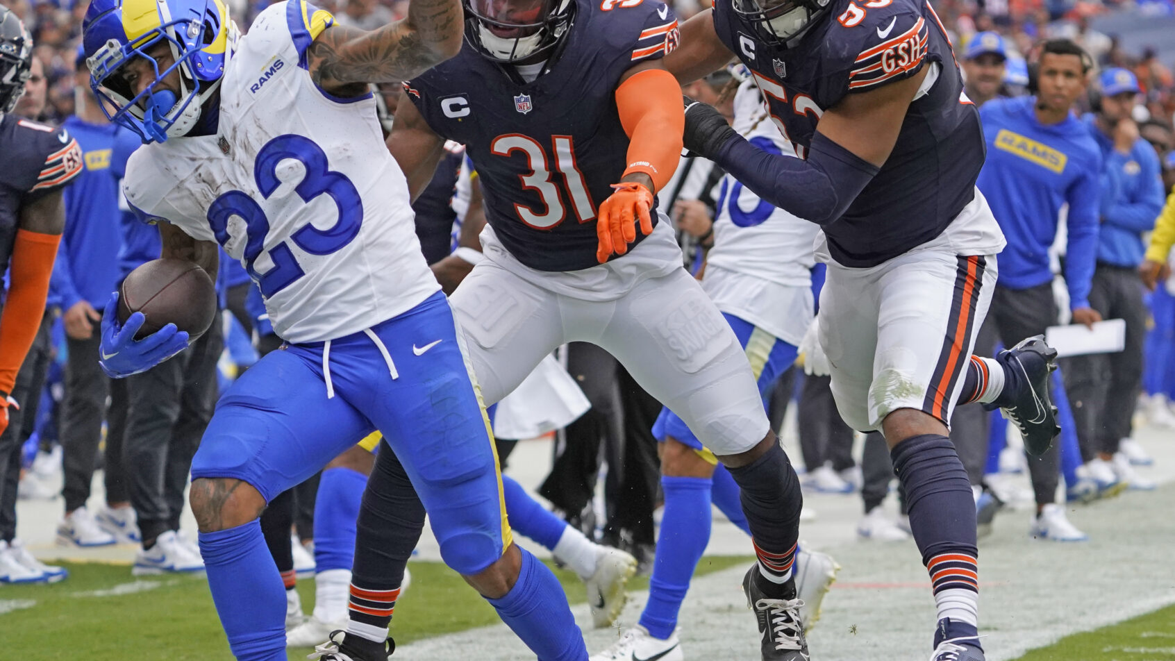 Los Angeles Rams running back Kyren Williams carrying the ball