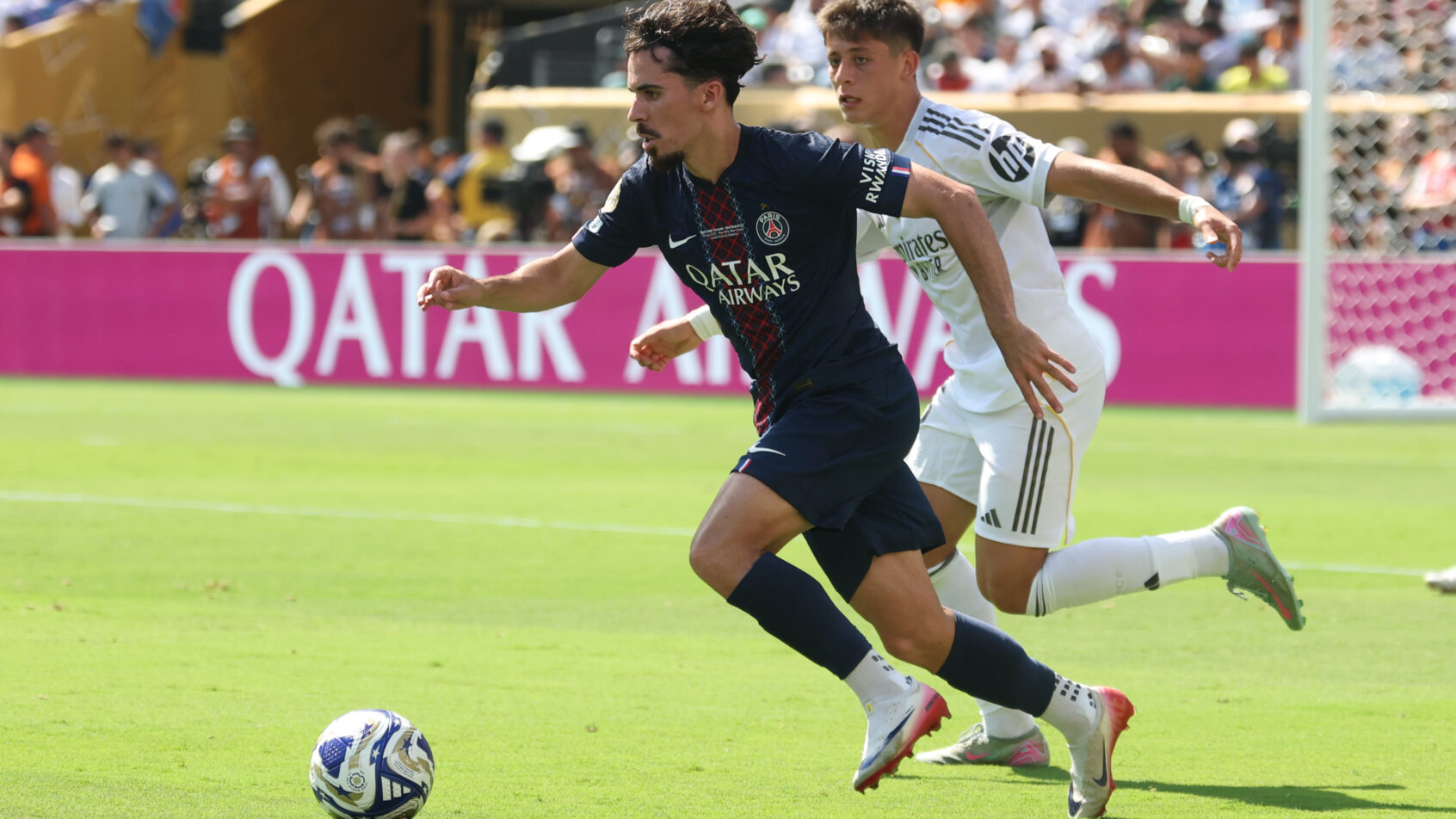 VITINHA-MEIO-CAMPISTA-DO-PSG-EM-PARTIDA-CONTRA-O-REAL-MADRID-NO-MUNDIAL-DE-CLUBES-DA-FIFA