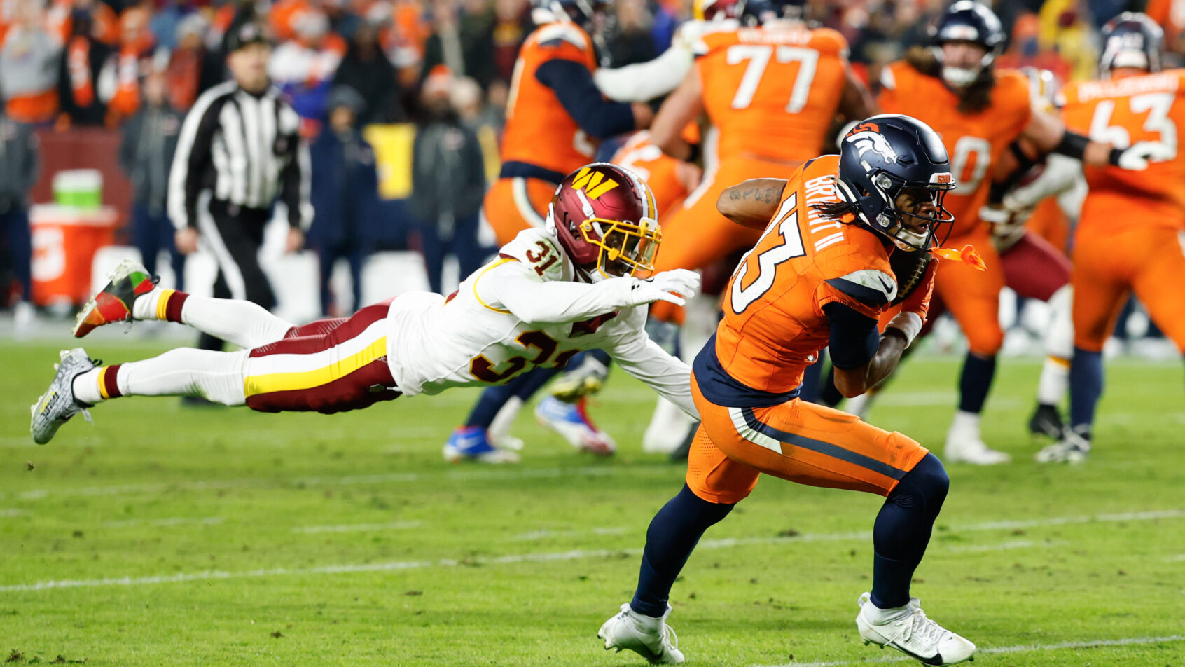 Pat Bryant making a catch
