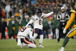 Chicago Bears kicker Cairo Santos kicking a FG against the Green Bay Packers