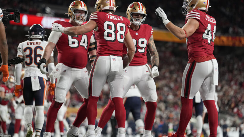 Jake Tonges and the 49ers celebrating in the endzone