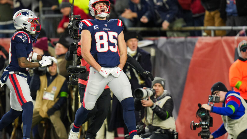 New England Patriots tight end Hunter Henry celebrates a TD