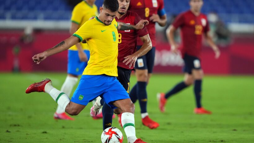 BRUNO-GUIMARAES-MEIO-CAMPISTA-DO-NEWCASTLE-EM-ACAO-PELA-SELECAO-BRASILEIRA-OLIMPICA-NOS-JOGOS-DE-TOQUIO