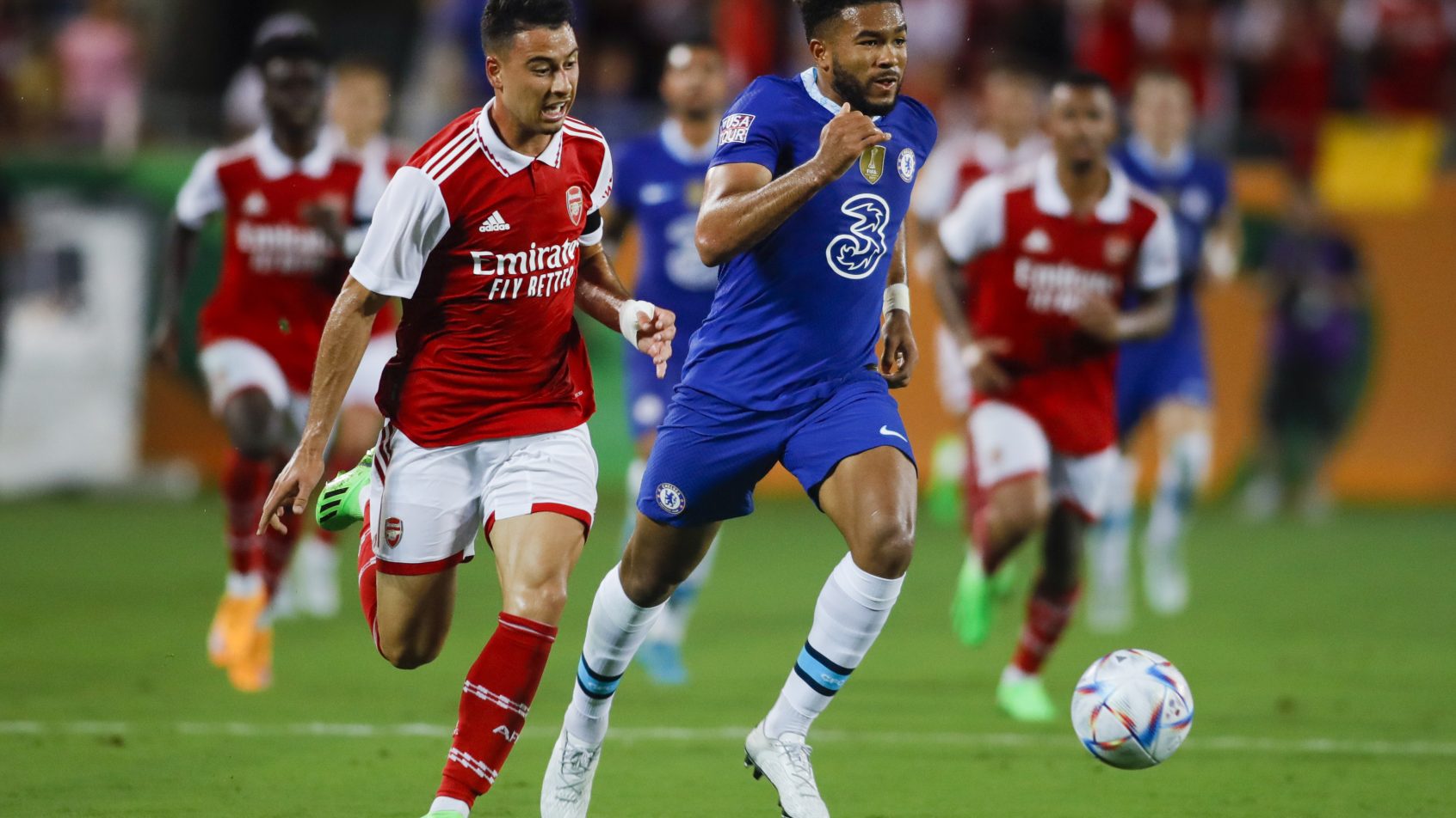 GABRIEL-MARTINELLI-ATACANTE-ARSENAL-PERSEGUE-REECE-JAMES-LATERAL-CHELSEA-EM-AMISTOSO