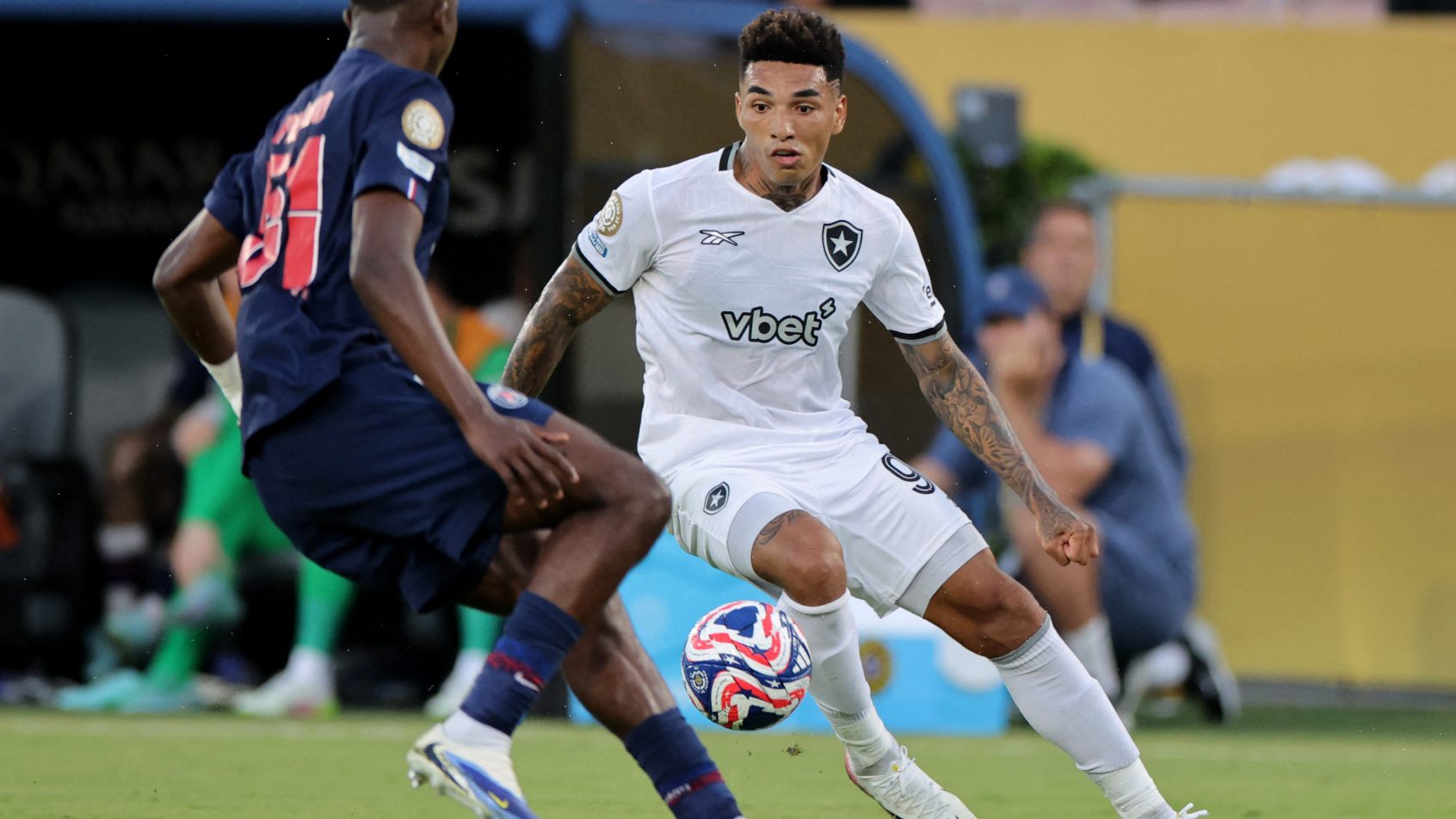 IGOR-JESUS-EX-ATACANTE-DO-BOTAFOGO-AGORA-DEFENDE-O-NOTTINGHAM-FOREST-DA-INGLATERRA