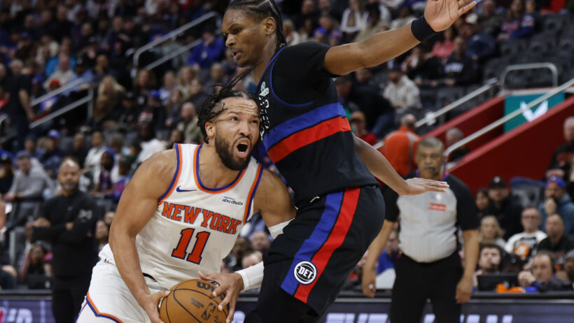 Jalen Brunson defended by big man