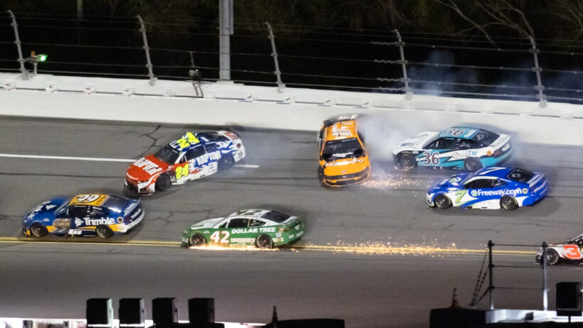 William Byron crashes during Daytona Duel 1 (2026).