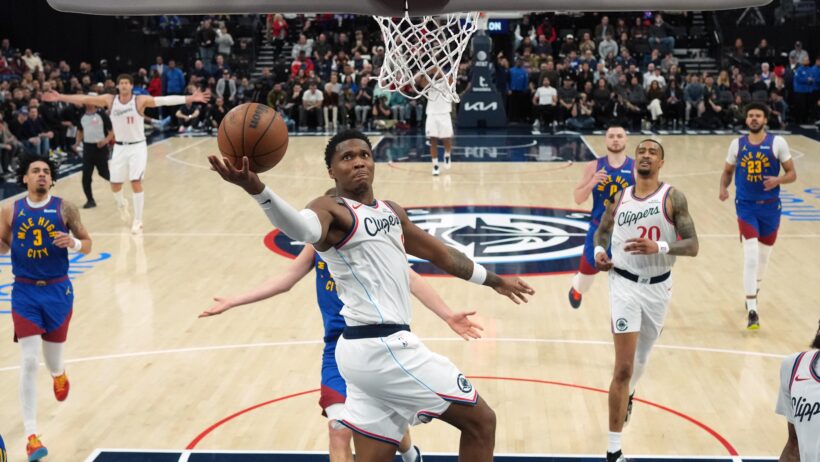 Bennedict Mathurin drives to the hoop against the Nuggets.