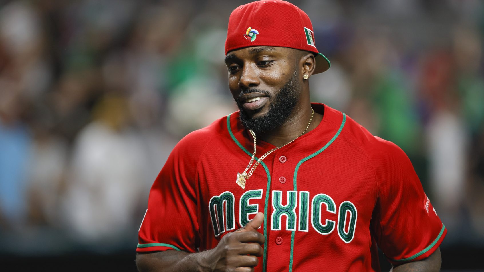 Randy Arozarena runs onto the field prior to a Mexico game at the 2023 World Baseball Classic.