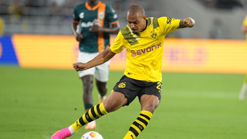 DONYELL-MALEN-ATACANTE-ROMA-EM-ACAO-PELO-BORUSSIA-DORTMUND