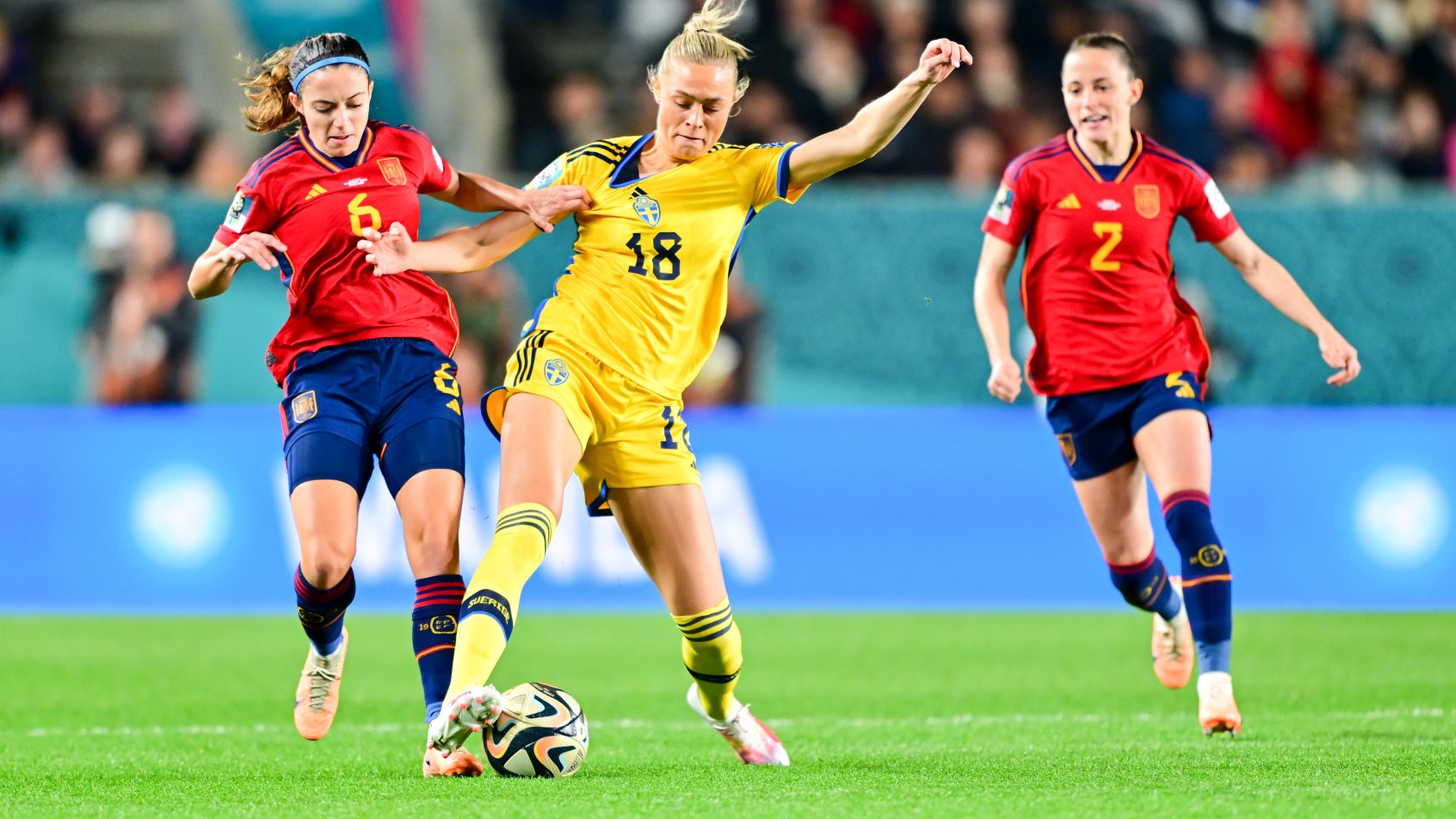 FRIDOLINA-ROLFO-ATACANTE-MANCHESTER-UNITED-CONTRA-AITANA-BONMATI-NA-COPA-DO-MUNDO-DA-FIFA