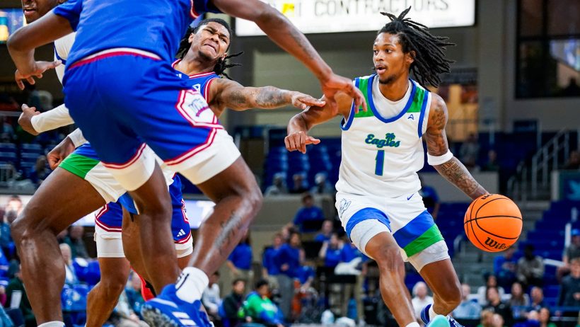 Florida Gulf Coast Eagles guard Rahmir Barno handles the ball