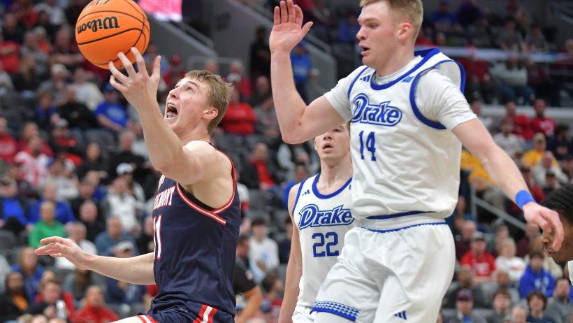 Belmont Bruins forward Drew Scharnowski shoots a layup