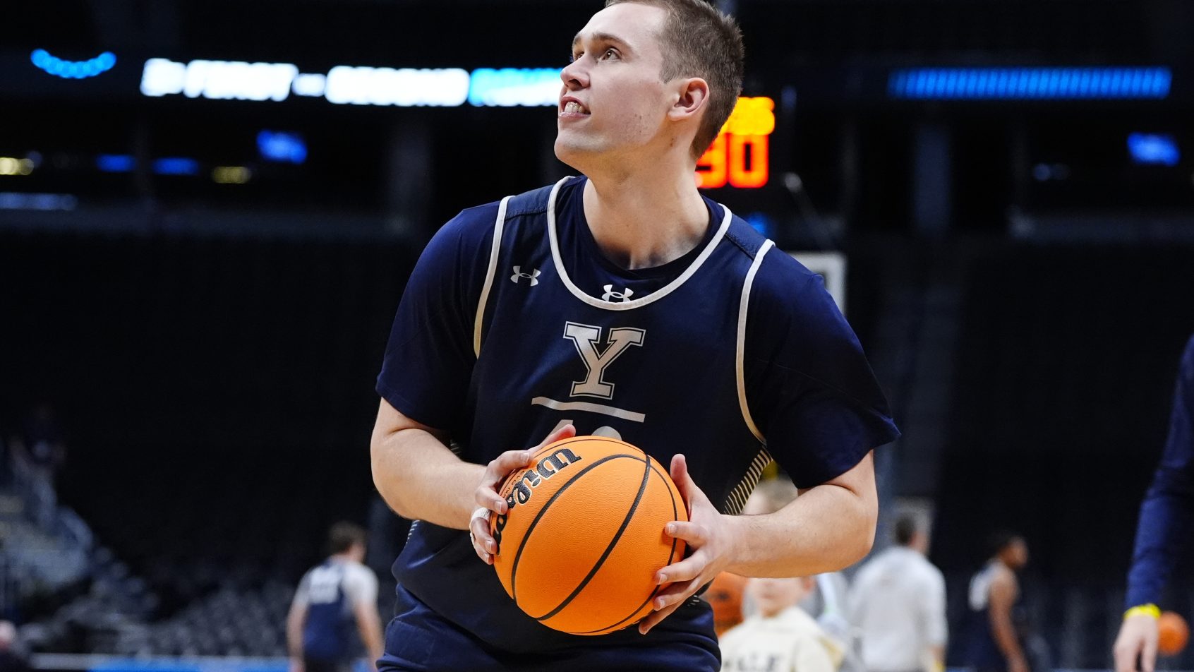 Yale Bulldogs forward Nick Townsend gets set to shoot