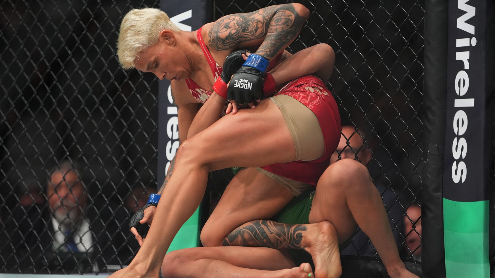 AS-BRASILEIRAS-TATIANA-SUAREZ-E-AMANDA-LEMOS-DURANTE-NOCHE-UFC