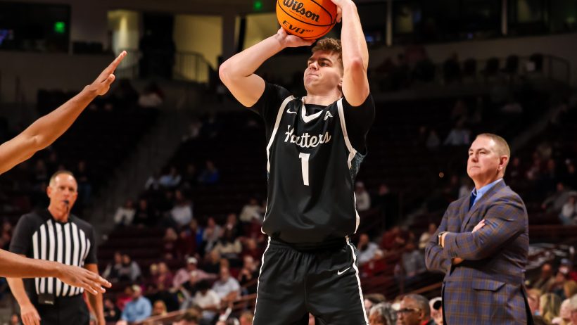 Stetson Hatters guard Ethan Copeland shooting a jumper