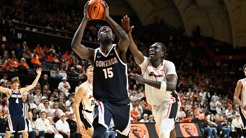 Gonzaga Bulldogs forward Graham Ike shooting