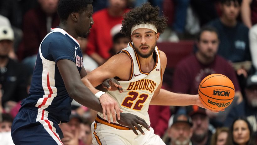 Gonzaga Bulldogs center Ismaila Diagne defends Santa Clara Broncos forward Allen Graves in the post