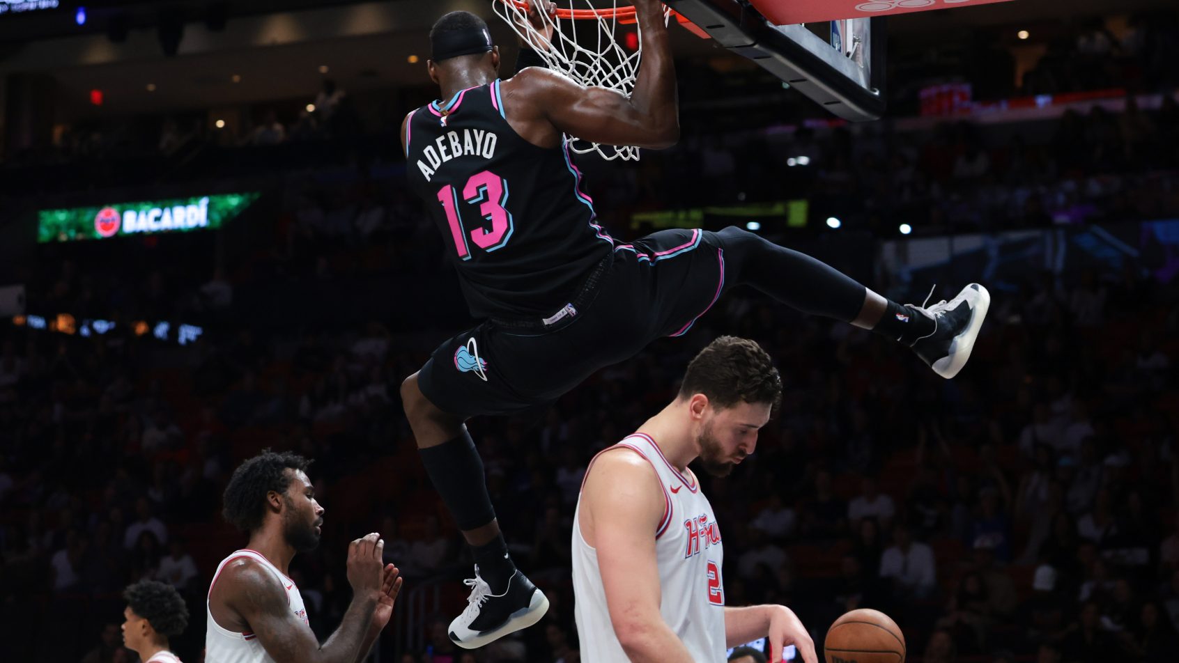 BAM-ADEBAYO-JOGADOR-NBA-MIAMI-HEAT