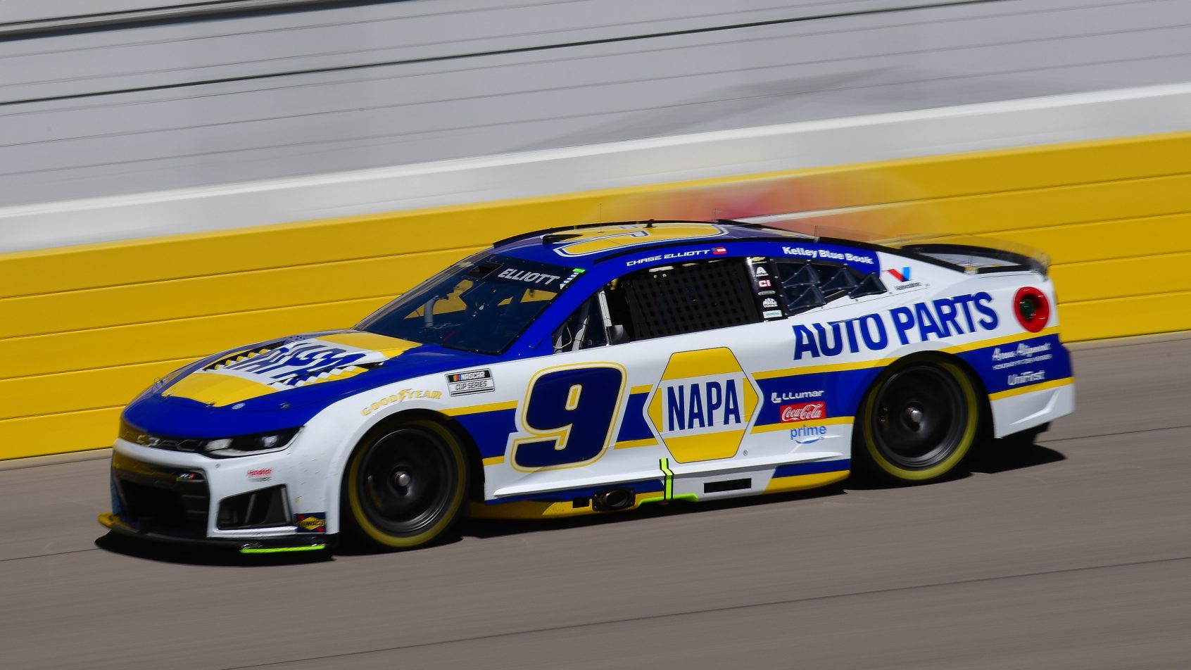 Chase Elliott on-track during practice at Las Vegas (2026).