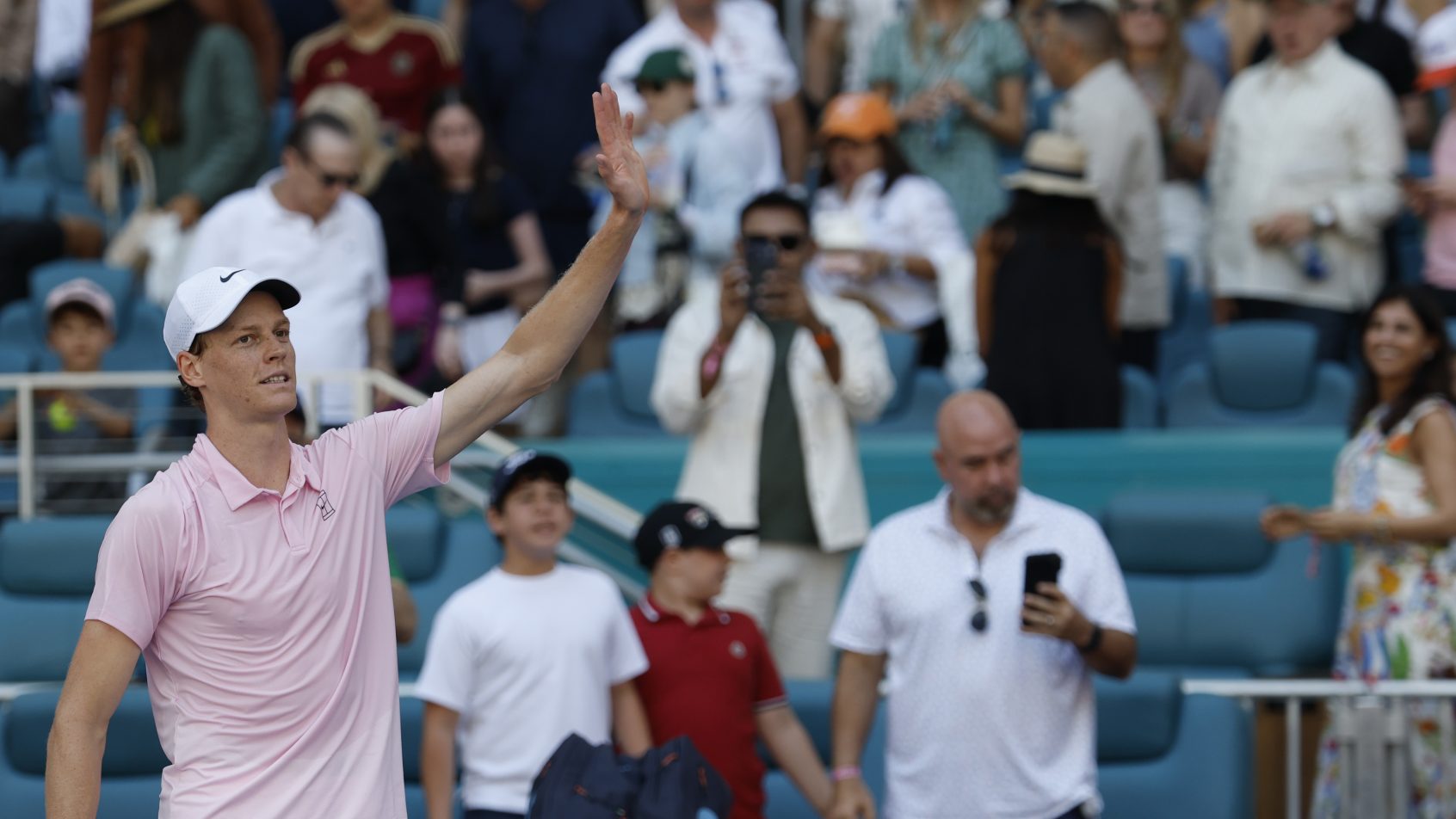 Jannik Sinner is in the round of 32 at the Miami Open.