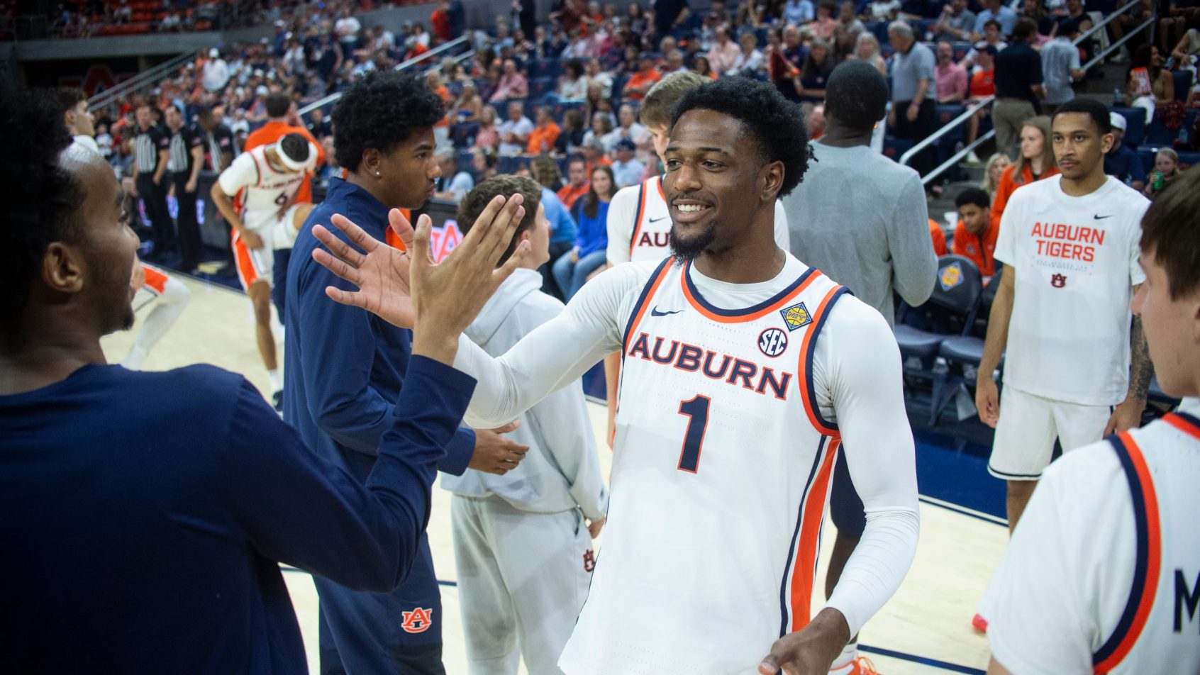 Kevin Overton reaction with teammate