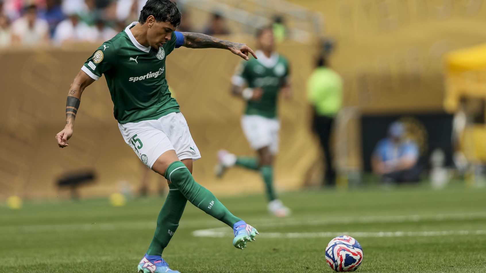 GUSTAVO-GOMEZ-JOGADOR-DO-PALMEIRAS-CONTRA-O-BOTAFOGO-NAS-OITAVAS-MUNDIAL-DE-CLUBES-DA-FIFA