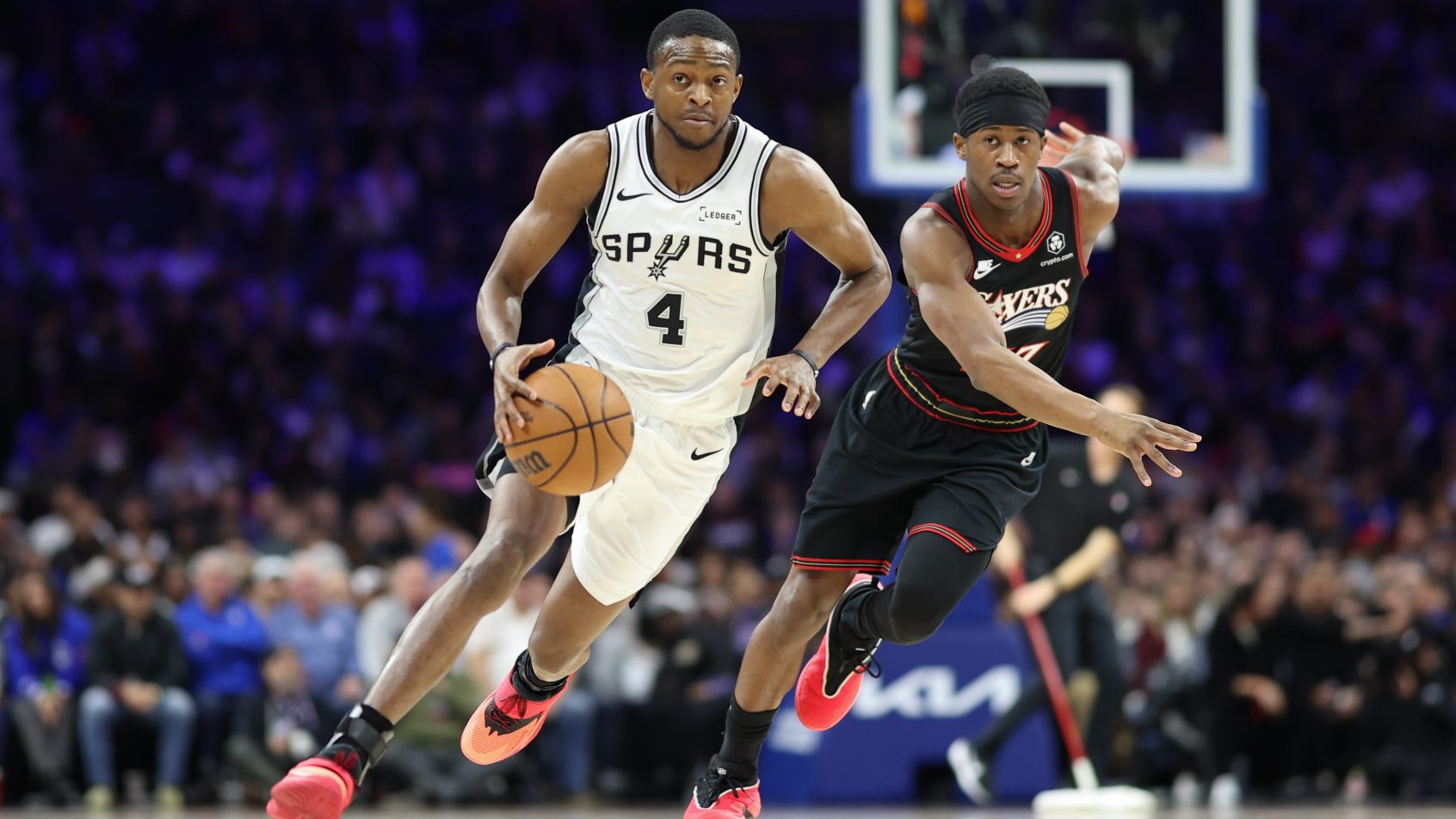 De'aaron Fox takes on Vj Edgecombe