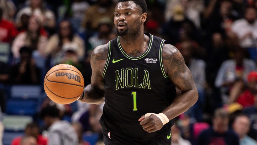 Zion Williamson dribbles the ball