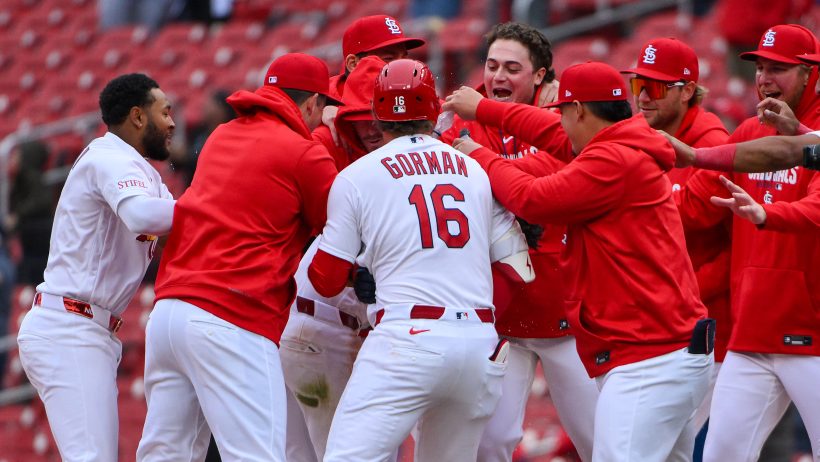 The St. Louis Cardinals celebrate a walk-off victory over the Mets.