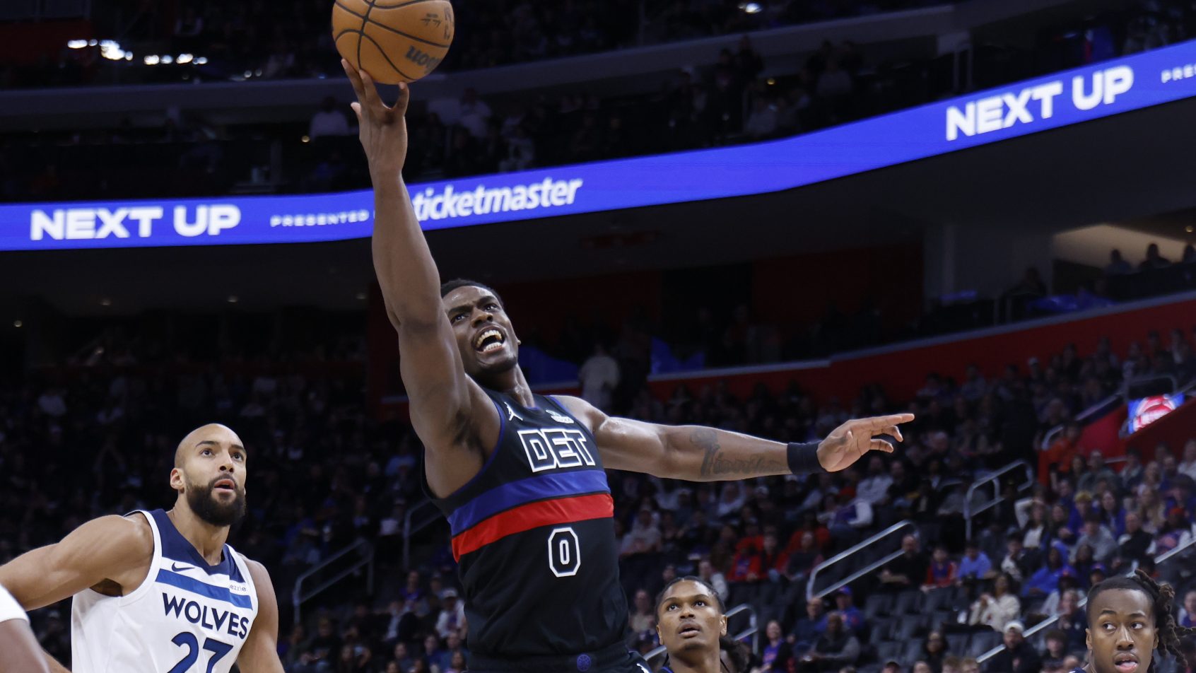 Jalen Duren drives to the hoop versus the Timberwolves.