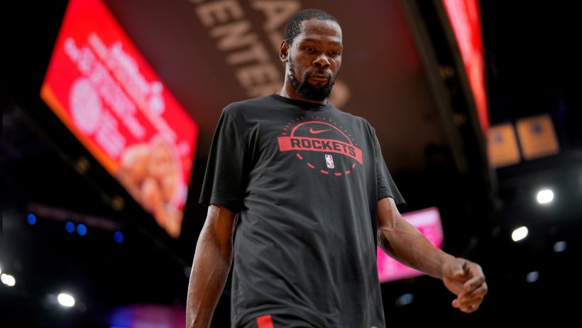 Kevin Durant pregame before a contest versus the Warriors.
