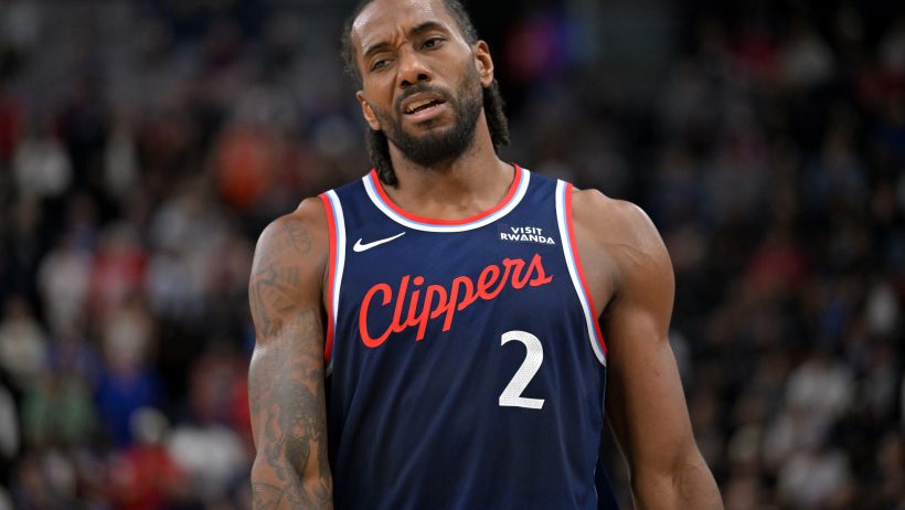 Kawhi Leonard reacts after missing a shot versus the Thunder.