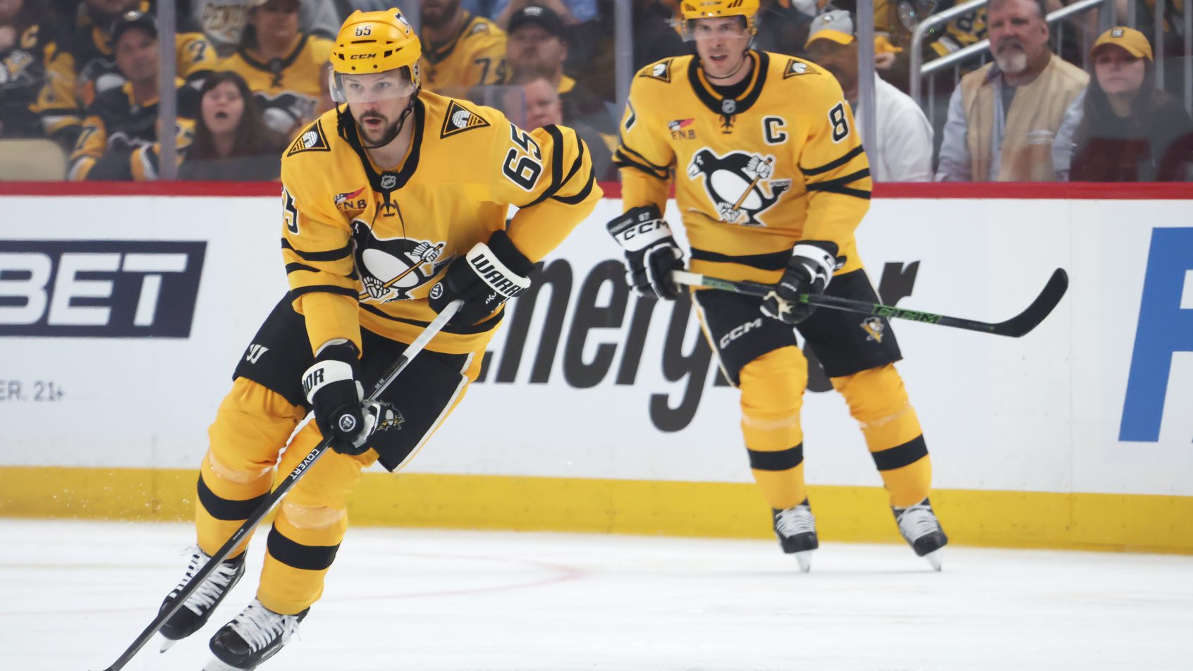 Erik Karlsson carries the puck up the ice versus the Flyers.