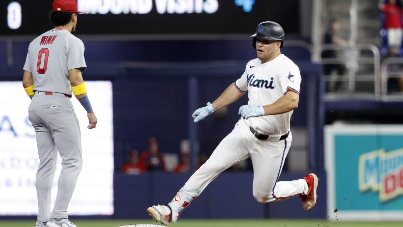 Miami and St. Louis split the first 2 game of their 3-game series.