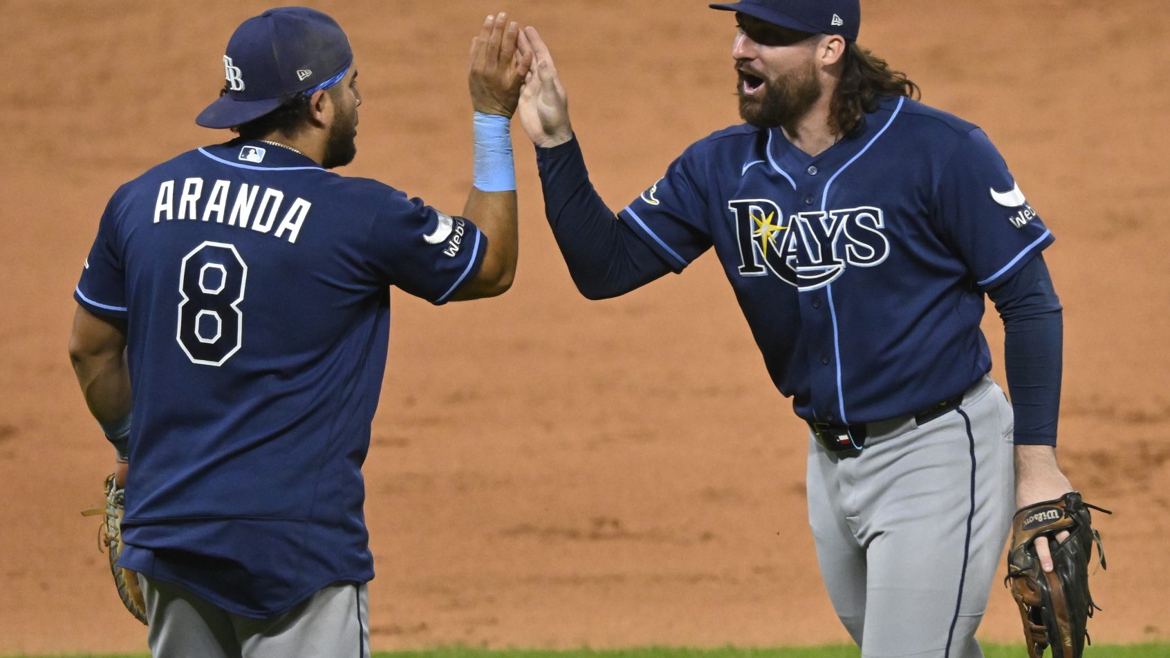 The Rays go for their 6th consecutive win tonight in Cleveland.