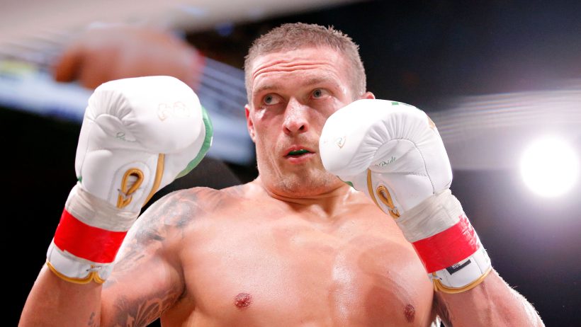 Oleksandr Usyk fighting Rico Verhoeven