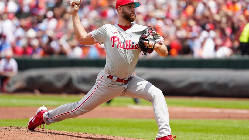 Zach Wheeler throws a pitch