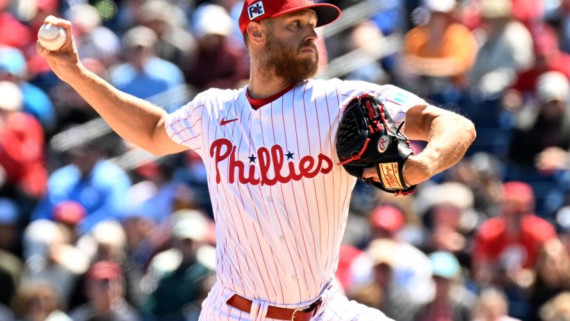 Zach Wheeler delivers a pitch versus the Twins.