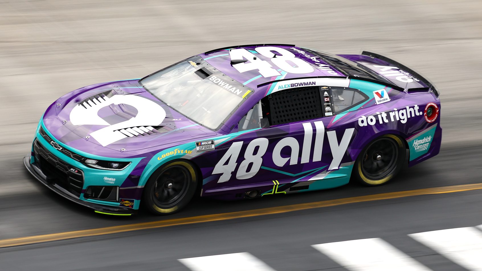 Alex Bowman on-track at Bristol Motor Speedway (2026).