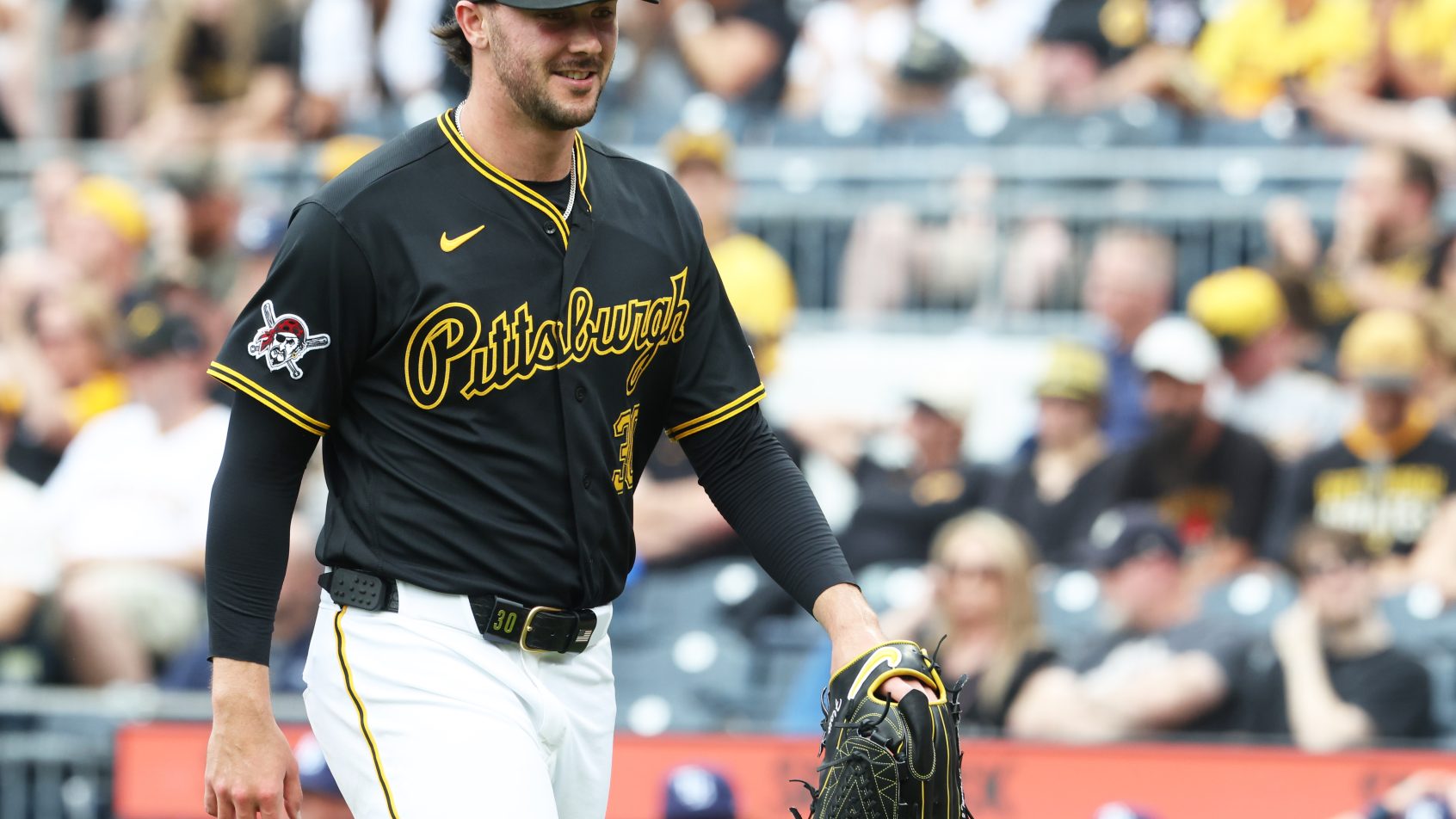 Paul Skenes leaves the mound