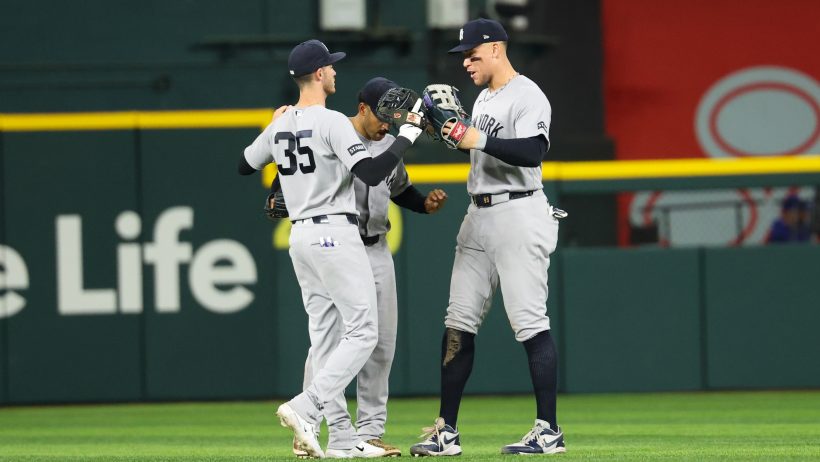 Aaron Judge celebrates wth teammates