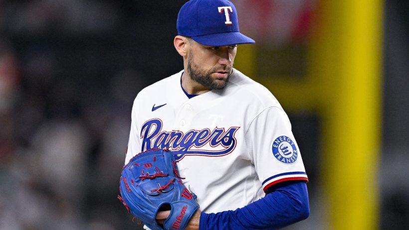 Nathan Eovaldi gets ready to pitch