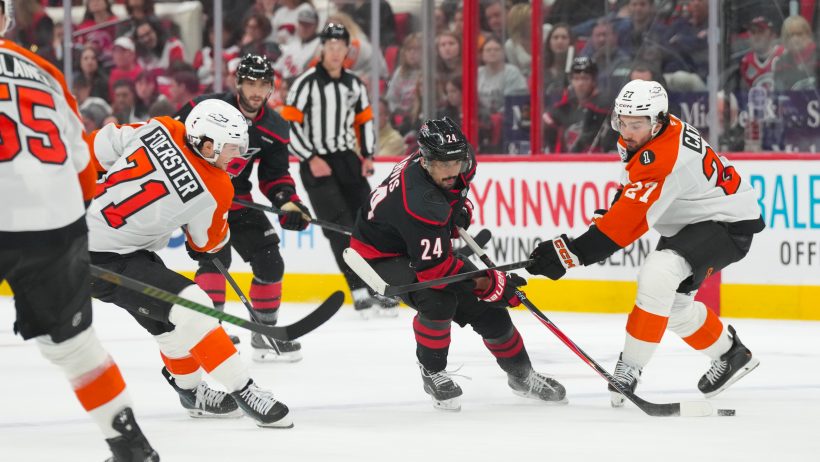 Seth Jarvis tries to score on the Flyers.