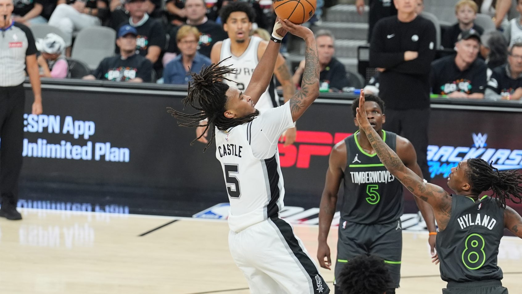 Stephon Castle rises up for a shot versus Minnesota in the NBA Playoffs.